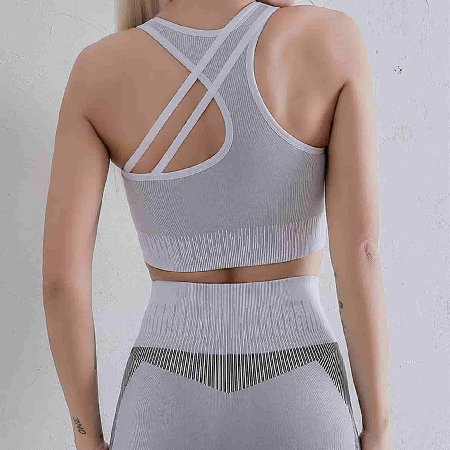 New Seamless Yoga Clothing Set Women's Yoga Pants High Elastic Slim Sports Bra Two Piece Set